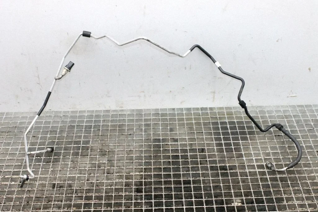 Air conditioning (A/C) pipe/hose 8N2820741B