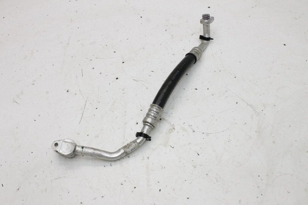Air conditioning (A/C) pipe/hose J9D319F652A2