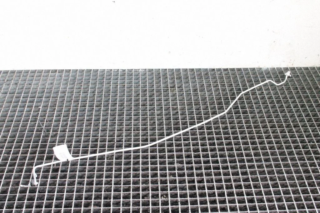 Air conditioning (A/C) pipe/hose 295X31969R