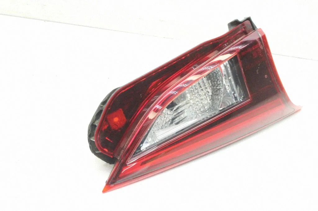 Tailgate rear/tail lights B45C513F0