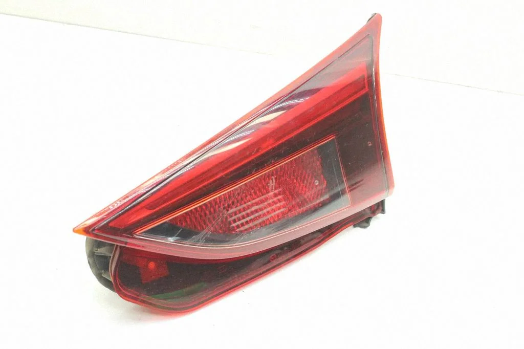Tailgate rear/tail lights – right