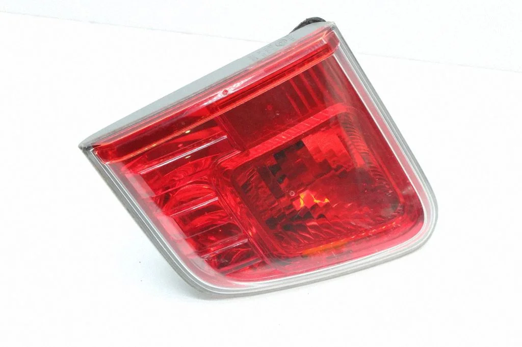 Tailgate rear/tail lights – right