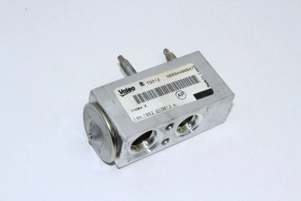 Air conditioning (A/C) expansion valve TD313