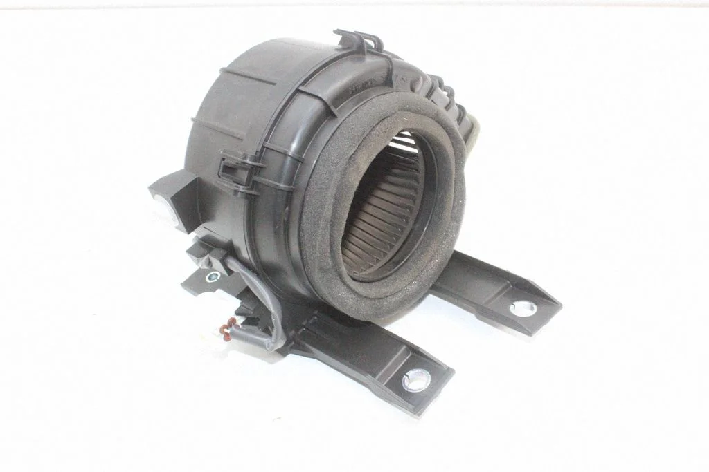 Krāsniņas ventilators/pūtējs – Toyota Corolla E210 E21 (2018-)