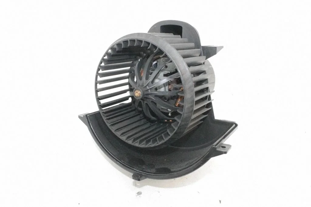 Krāsniņas ventilators/pūtējs 7L0820021N