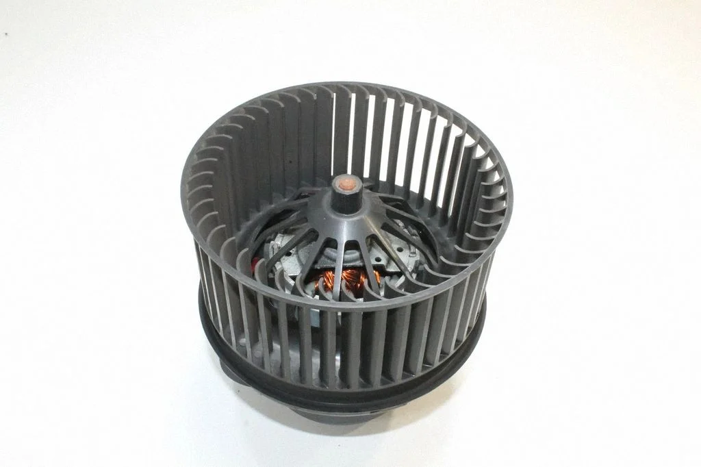 Krāsniņas ventilators/pūtējs – Ford Kuga II (2013-2019)