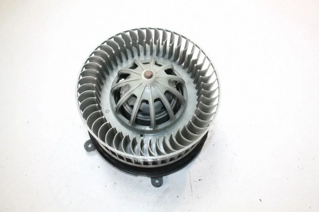 Krāsniņas ventilators/pūtējs – BMW 7. sērija E65 E66 (2001-2008)