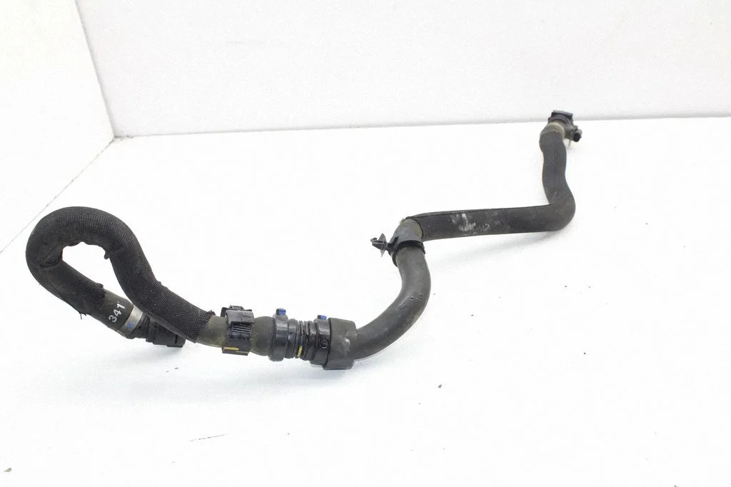Engine coolant pipe/hose