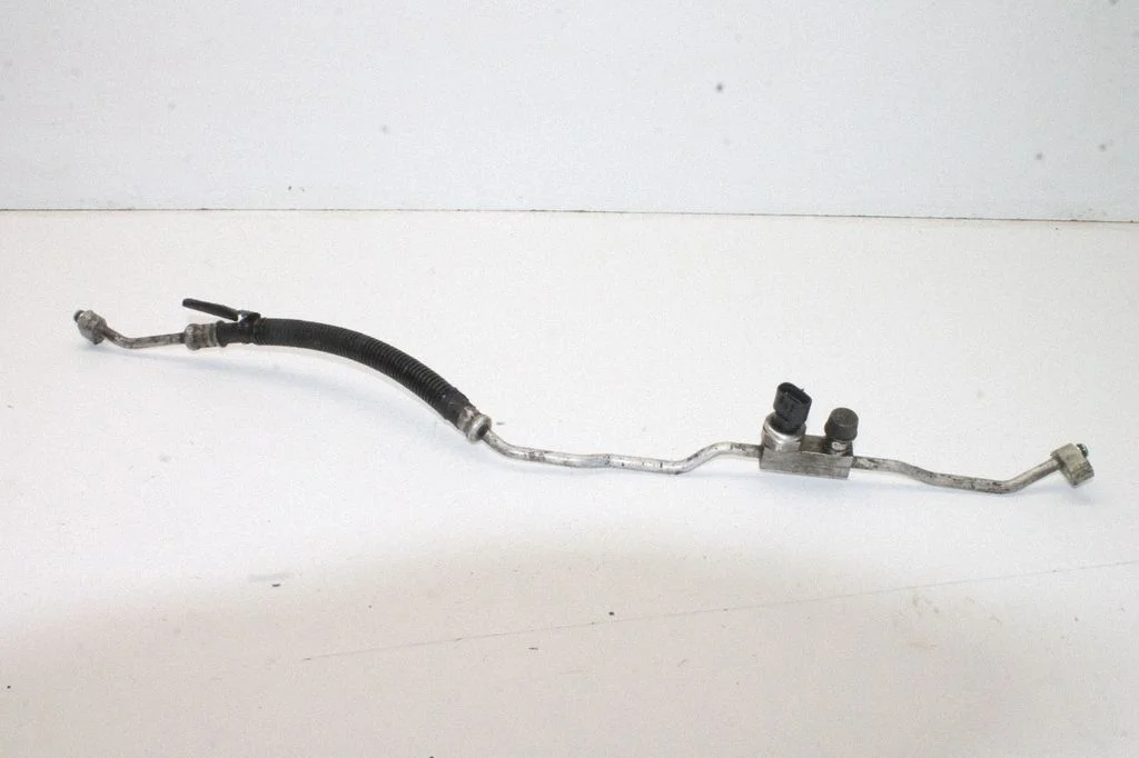 Air conditioning (A/C) pipe/hose – Land Rover Range Rover Sport L320 (2005-2013)