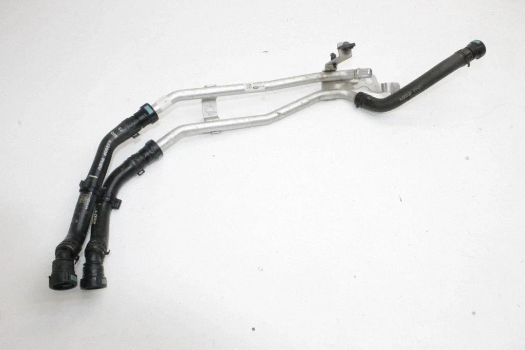 Engine coolant pipe/hose JPLA8D252AC