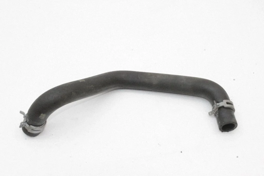 Engine coolant pipe/hose