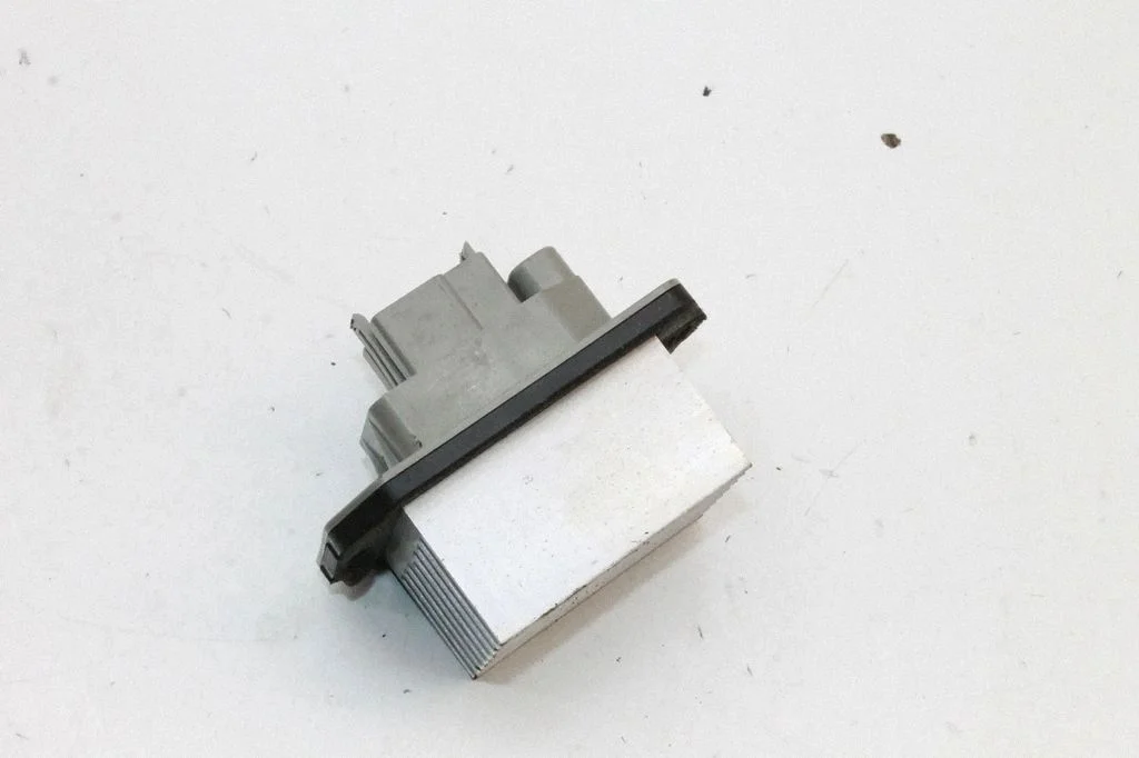 Heater blower motor/fan resistor – Land Rover Range Rover Sport L320 (2005-2013)
