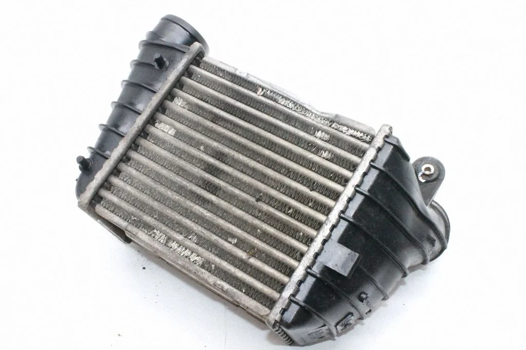 Starpdzesētāja (interkūlera) radiators 8N0145803C