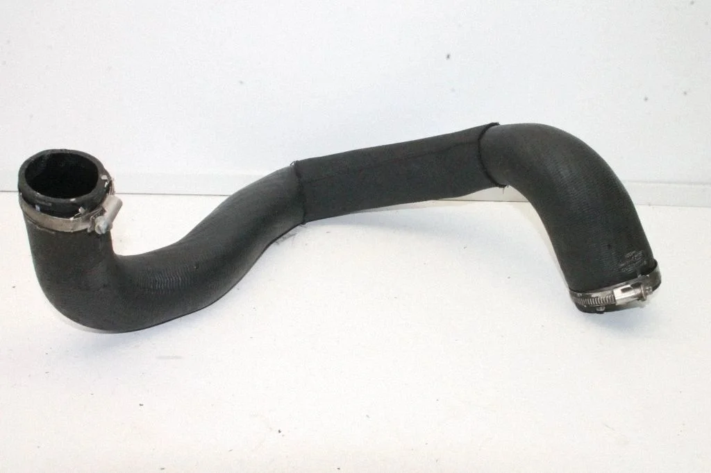 Vahejahuti voolik (-ud)/ toru (-d) – Ford Kuga II (2013-2019)