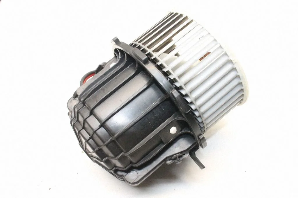 Krāsniņas ventilators/pūtējs – Audi A4 Allroad B8 (2008-2016)