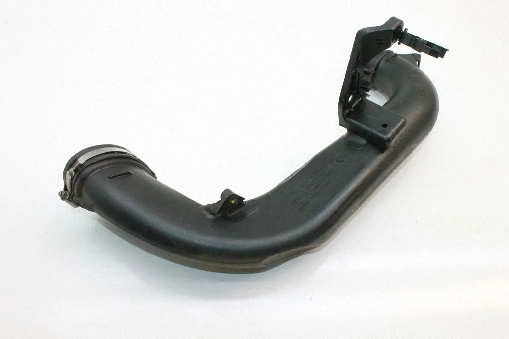 Air intake duct part – Land Rover Range Rover Evoque L538 (2011-2018)