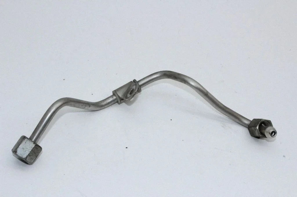 Fuel line pipe – Nissan Juke I F15 (2010-2018)