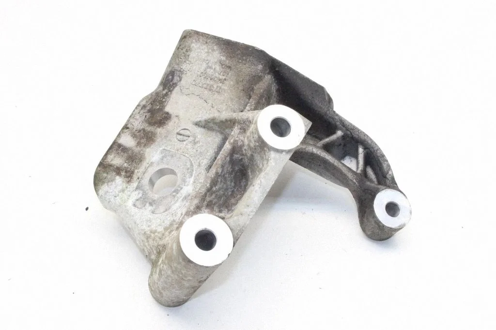 Engine mounting bracket – Volvo XC60 (2017-)