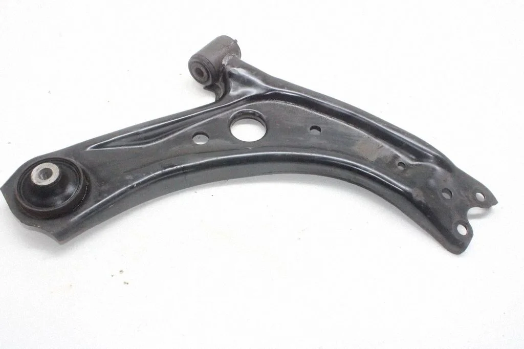 Eesmine alumine õõtshoob – Toyota Yaris XP210 (2020-)