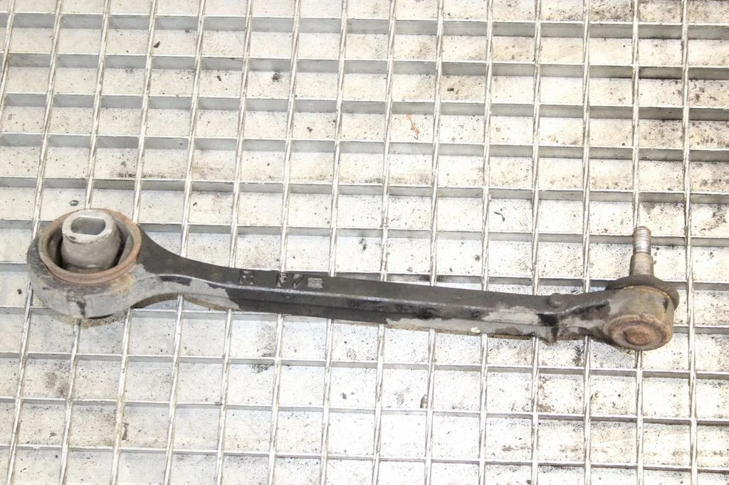 Front lower control arm/wishbone