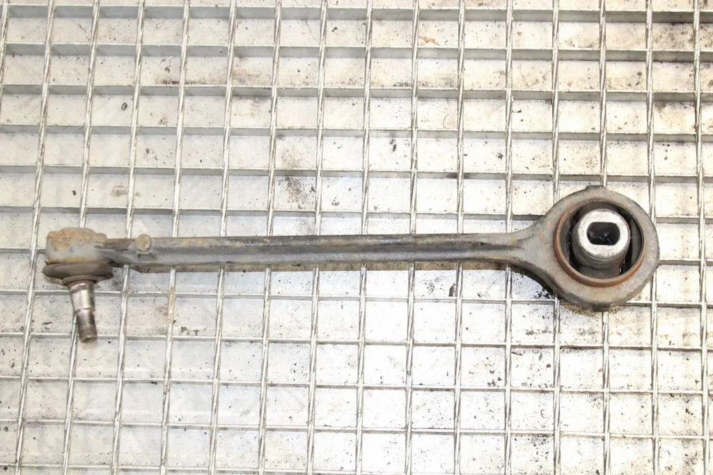 Front lower control arm/wishbone