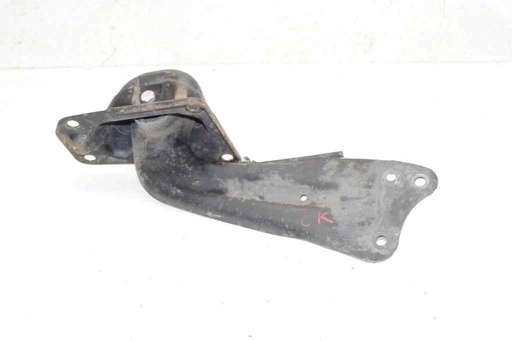 Tagumine ülemine õõtshoob – Audi TT TTS Mk2 (2006-2014)