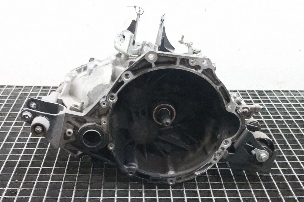 Manual 6 speed gearbox – Toyota Avensis T270 (2015-2018)