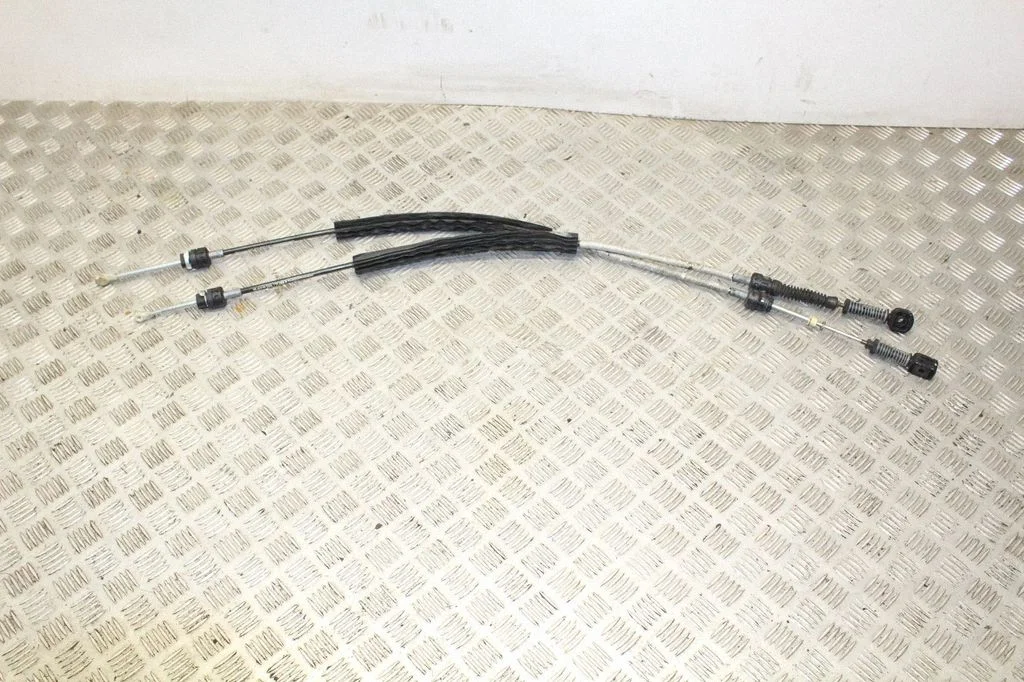 Pārnesumu pārslēgšanas trose 5Q0711266M