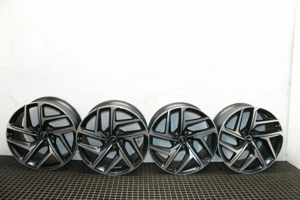 R12 vieglmetāla disks (-i) 85H601025S