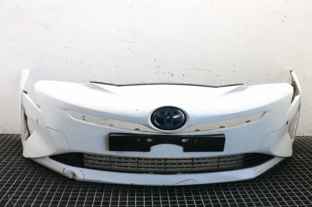 Front bumper COLOR040