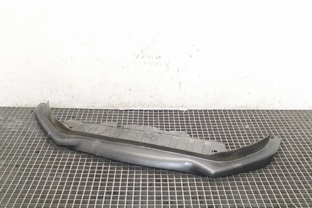Esistange alumine osa (huul) – Honda HR-V (2015-2020)