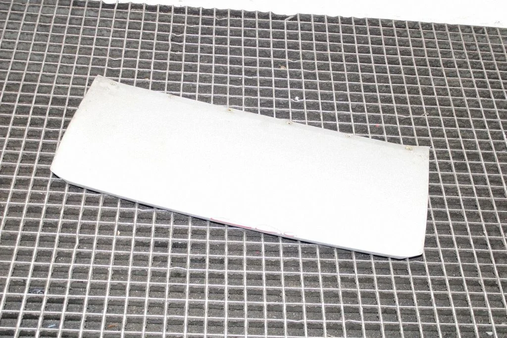 Esistange alumine osa (huul) CV4417F771ABW