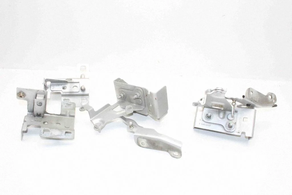 Engine bonnet/hood hinges – Renault Trafic III (X82) (2014-)