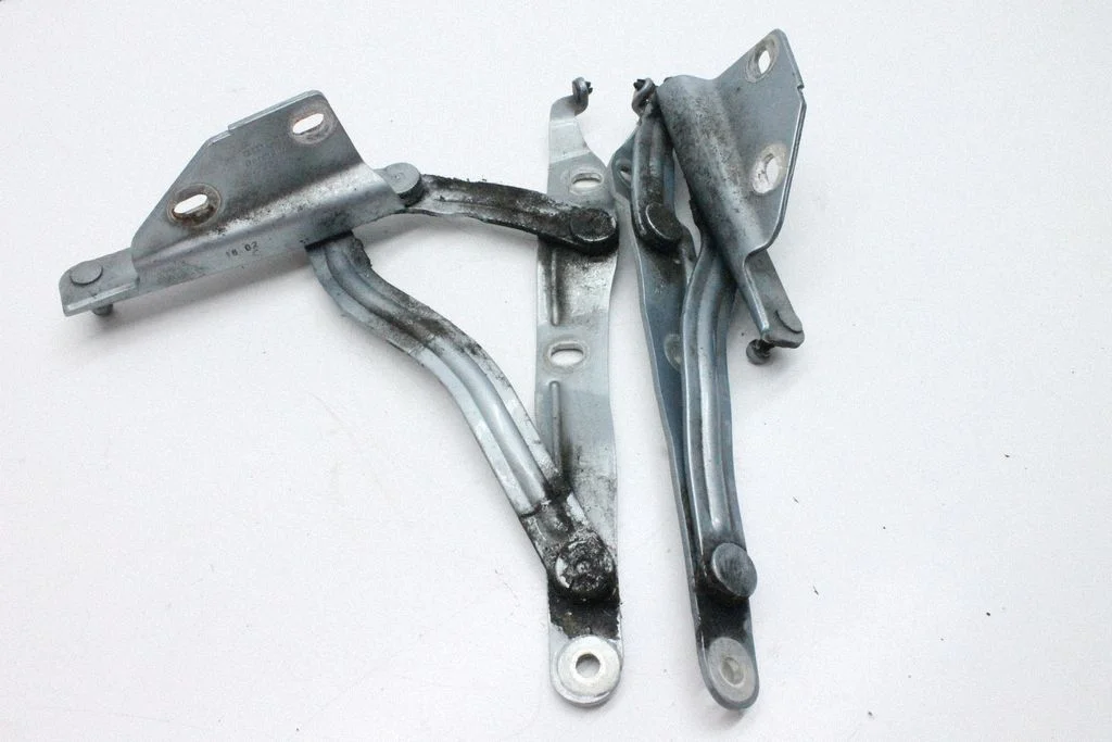 Engine bonnet/hood hinges – Audi TT Mk1 (1999-2006)
