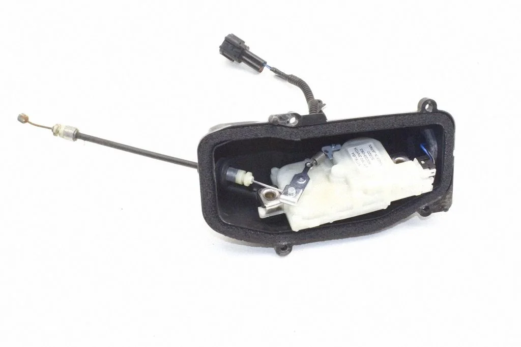 Motora pārsega slēdzene – Nissan Leaf I (ZE0) (2010-2017)
