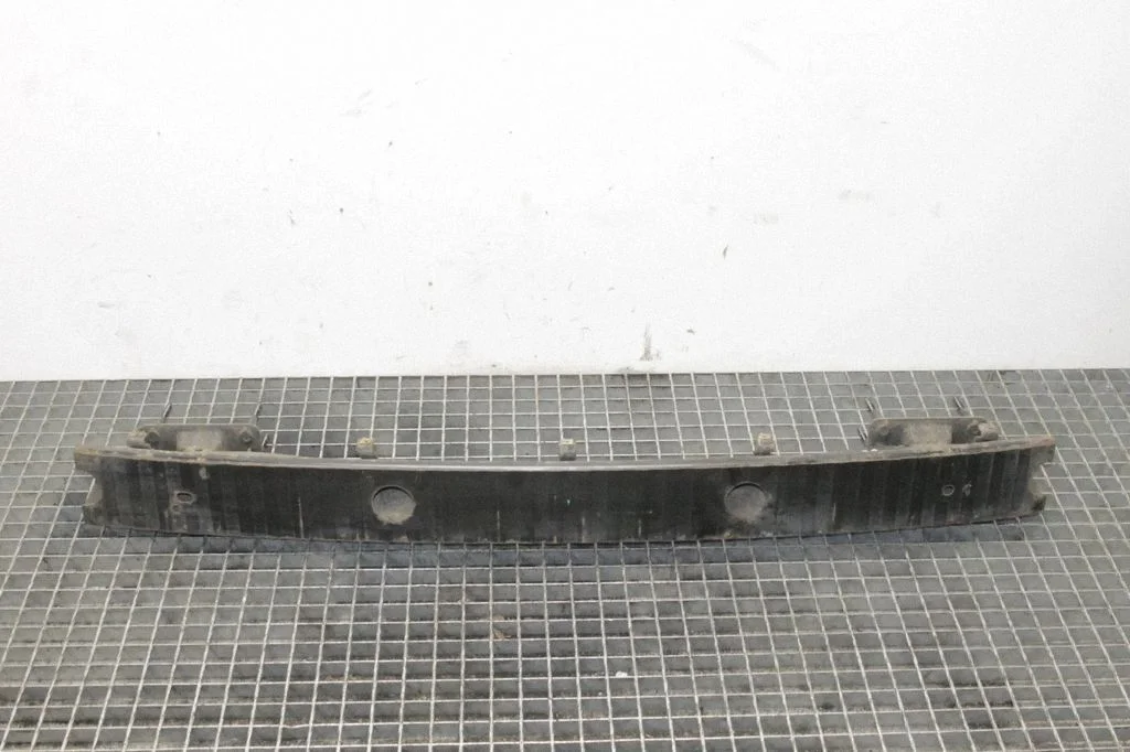 Tagumise kaitseraua põikitala – Land Rover Range Rover L322 (2002-2012)