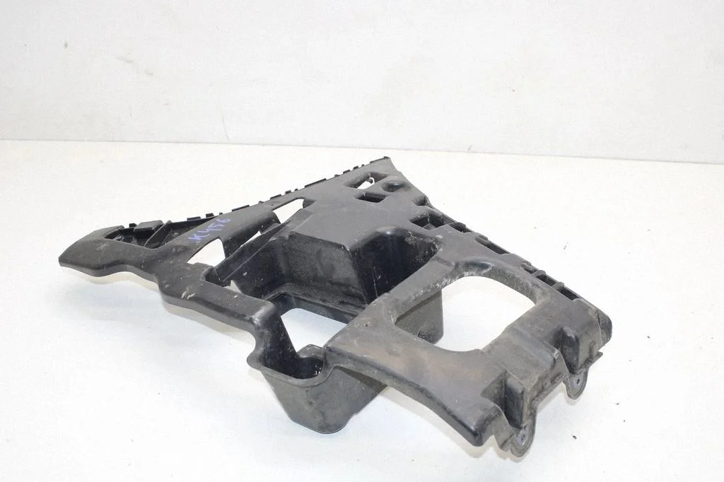 Tagumise kaitseraua kinnitusklamber – BMW 2-seeria F46 (2015-)