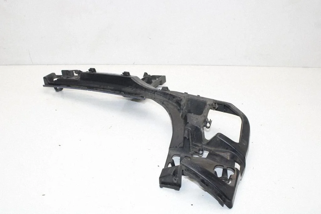 Tagumise kaitseraua kinnitusklamber – BMW 2-seeria F46 (2015-)