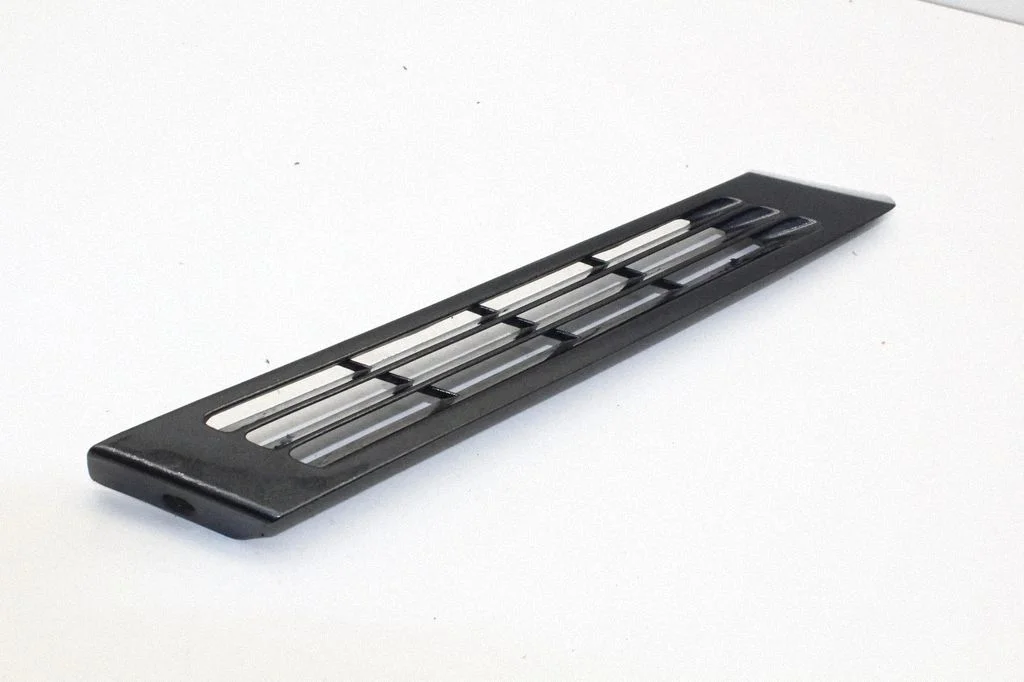 Kratka wentylacyjna (odpowietrzenie nadwozia) 2016980189