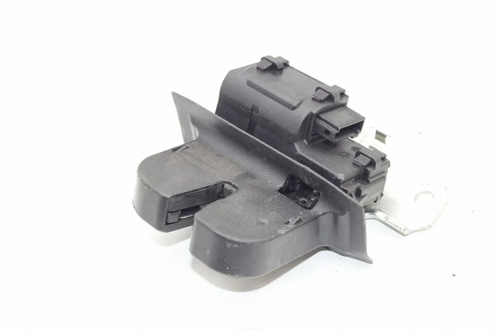 Tailgate/trunk/boot lock/catch/latch – Opel Insignia A (2008-2017)