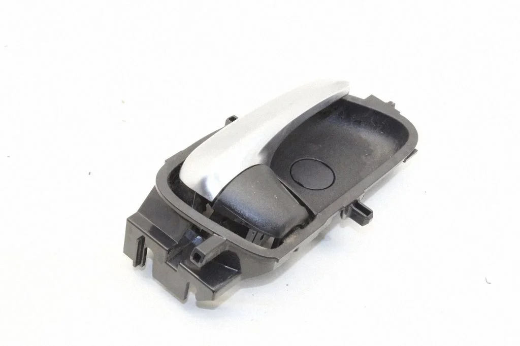 Front door interior handle – Toyota Yaris XP210 (2020-)
