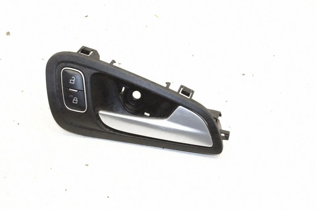 Front door interior handle – Ford Focus (2010-2017)