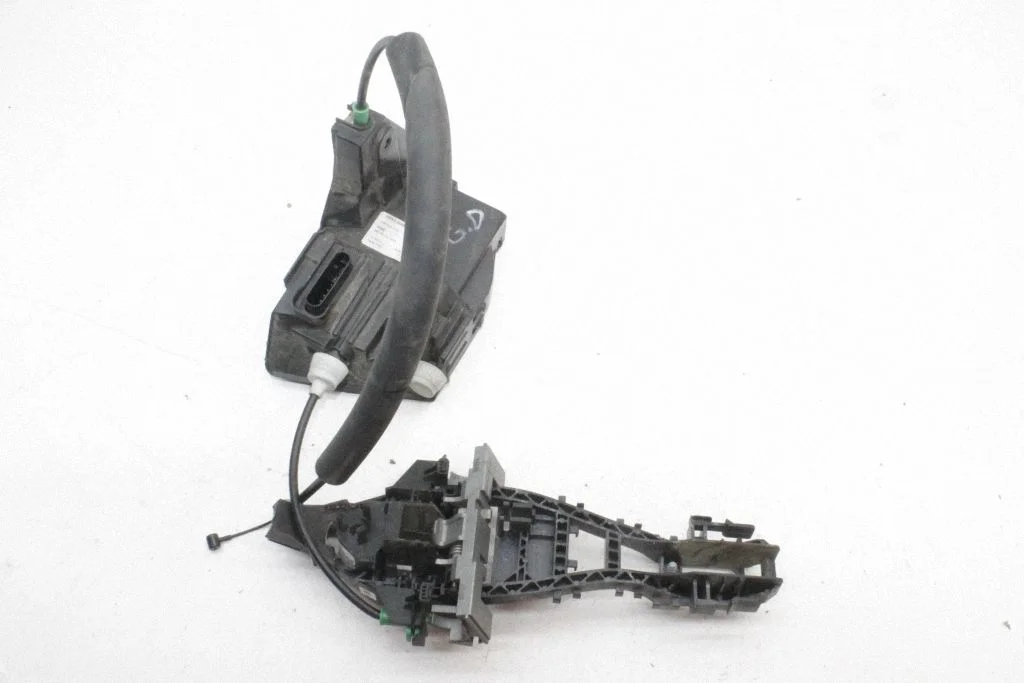 Aizmugurējo durvju slēdzene HK8324994AB