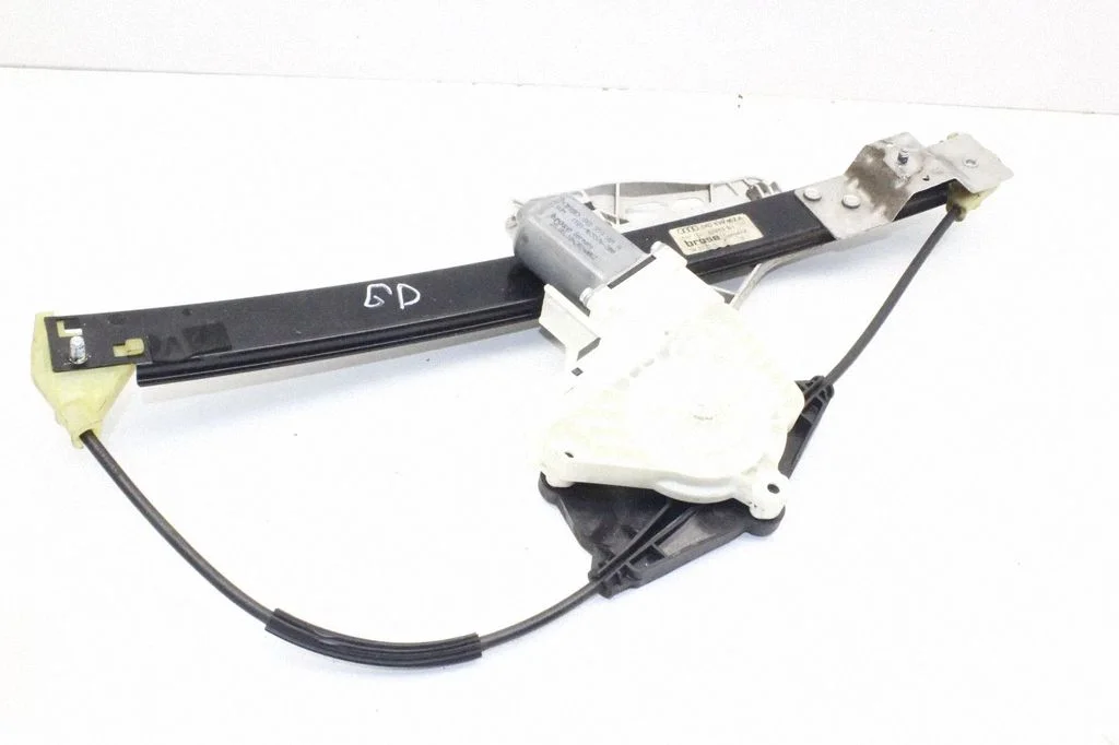 Rear window lifting mechanism without motor – Audi A4 Allroad B8 (2008-2016)