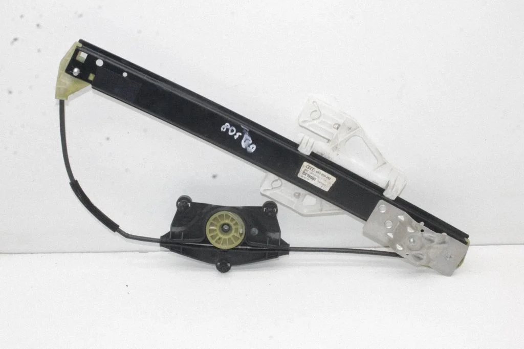 Rear window lifting mechanism without motor – Audi A4 Allroad B8 (2008-2016)