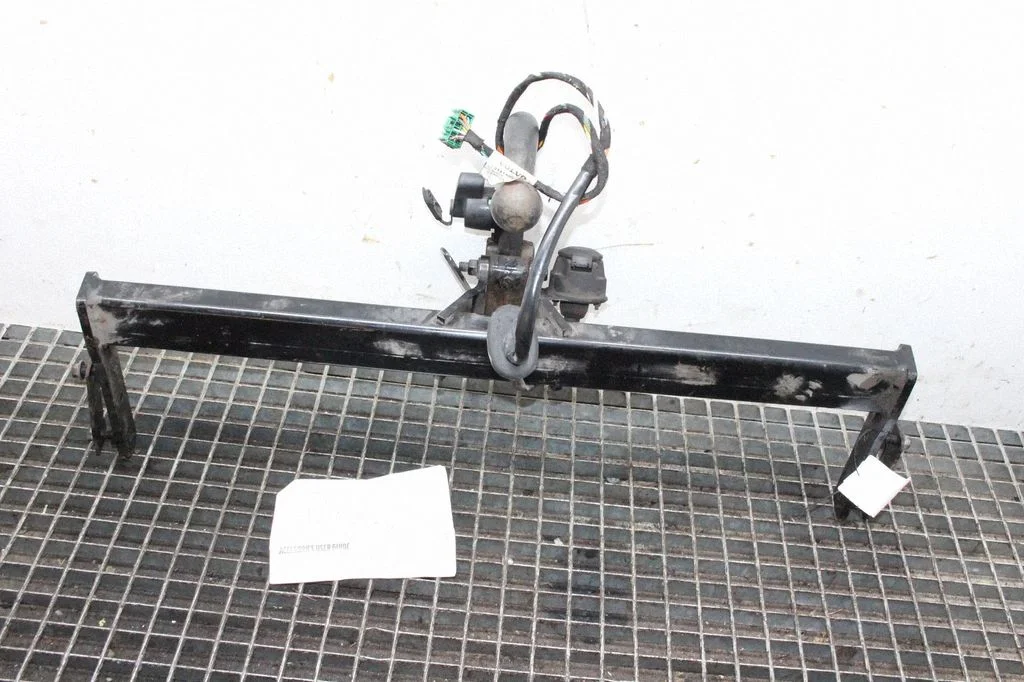 Haakekonksu komplekt – Volvo V40 (2012-2019)