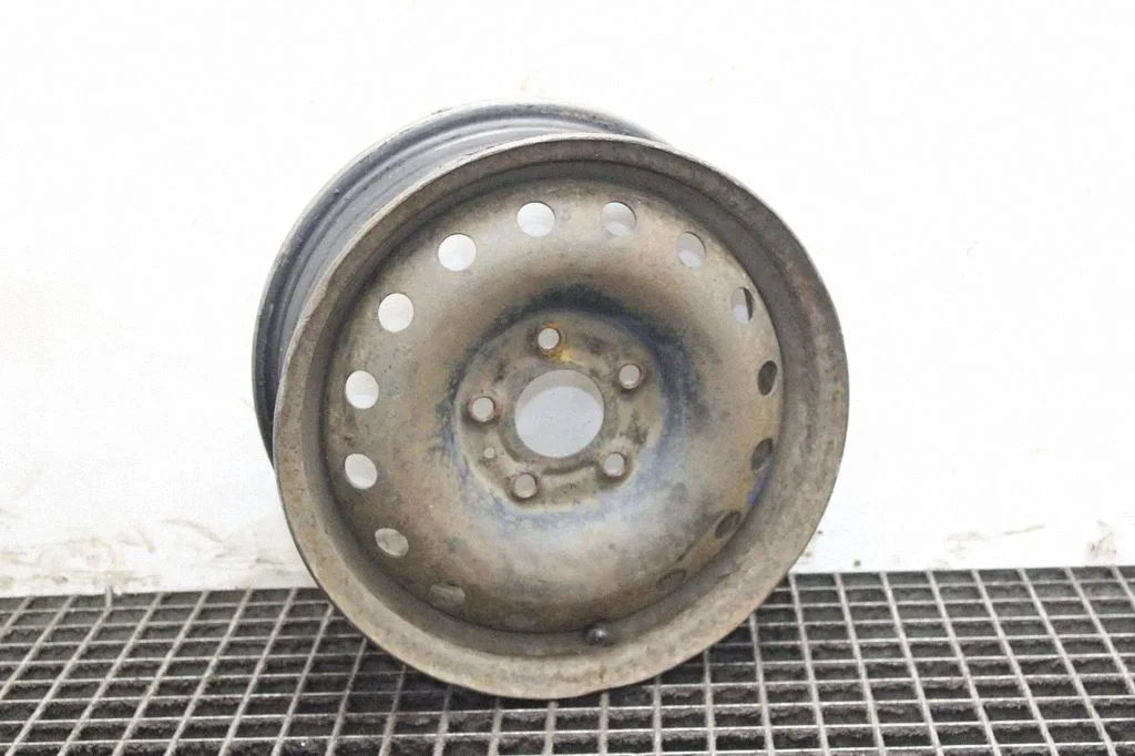 R15 steel rim – Nissan NV200 (2009-)