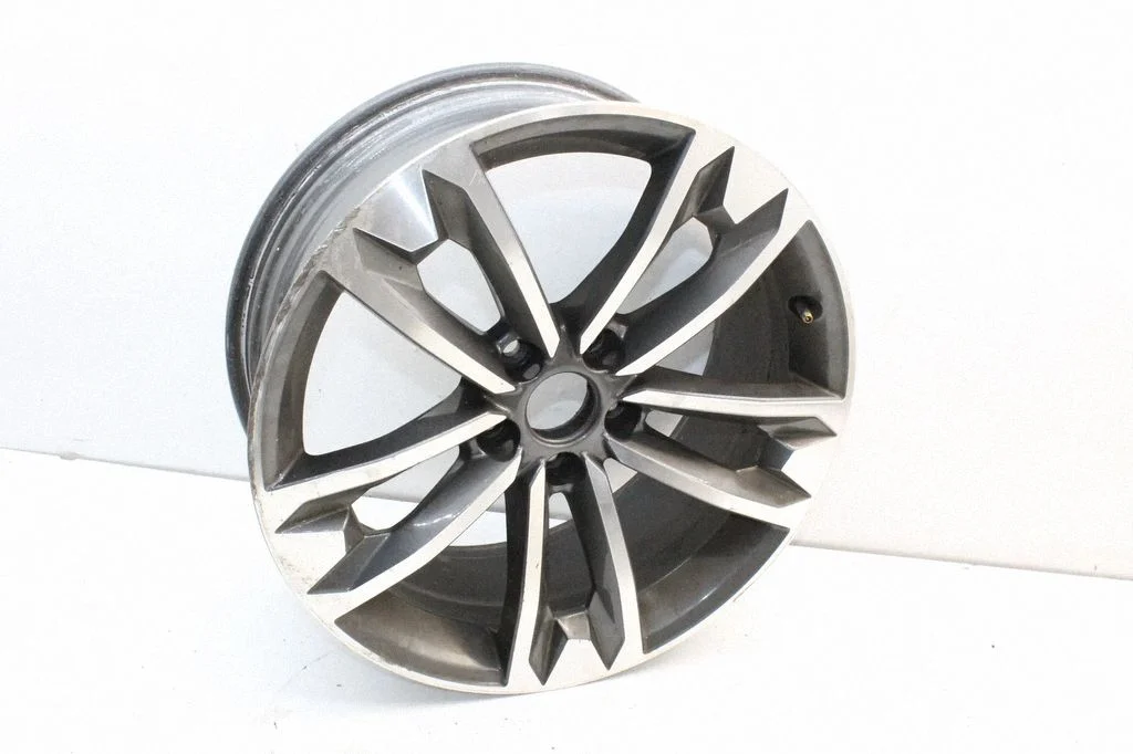 R18 vieglmetāla disks (-i) – Audi A4 S4 B9 (2015-2019)