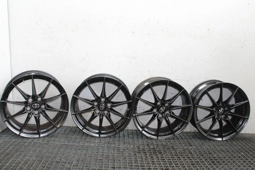 R18 vieglmetāla disks (-i) 4261152D00