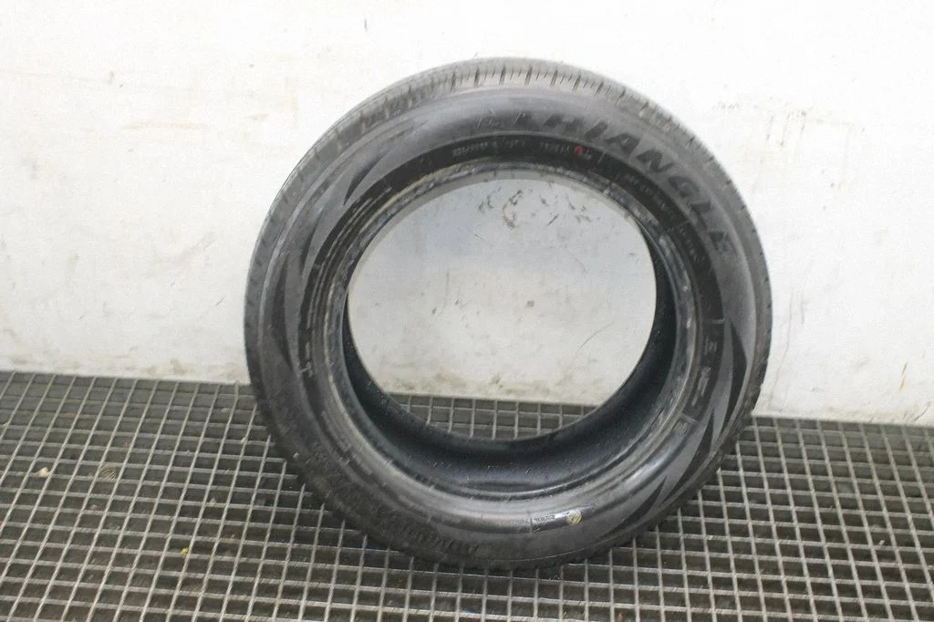 R18 winter tire 23560R18